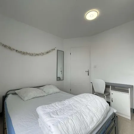 3 Pieces Avec Parking, Proche Commerces & Transports - 6 Couchages, La Rochelle - Fr-1-246-624 Λα Ροσέλ